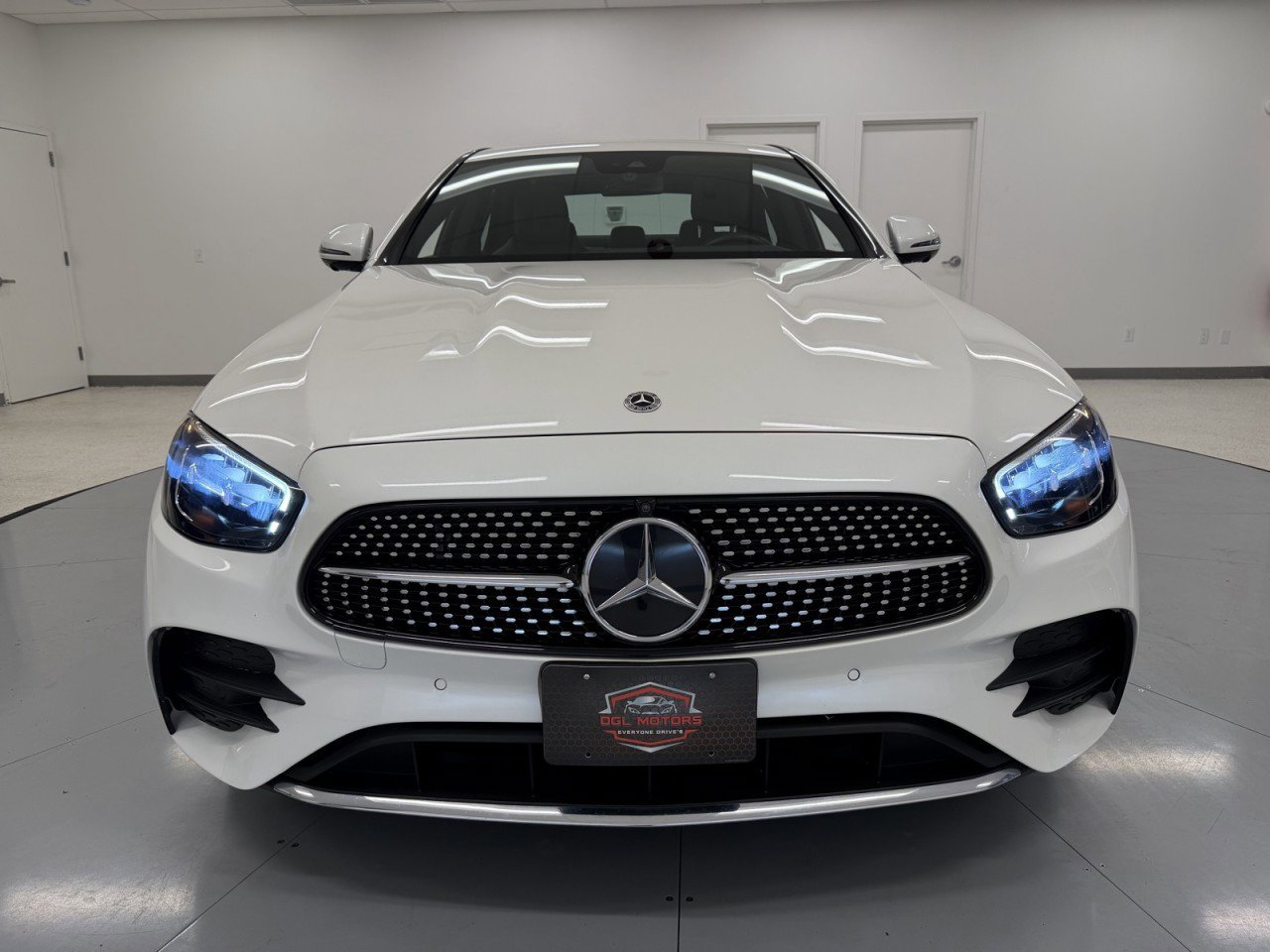 Used 2023 Mercedes-Benz E 350 4MATIC Sedan w/ Premium Package image 2