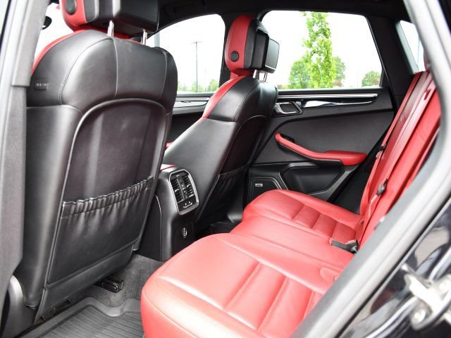 Used 2017 Porsche Macan GTS AWD/4WD image 18