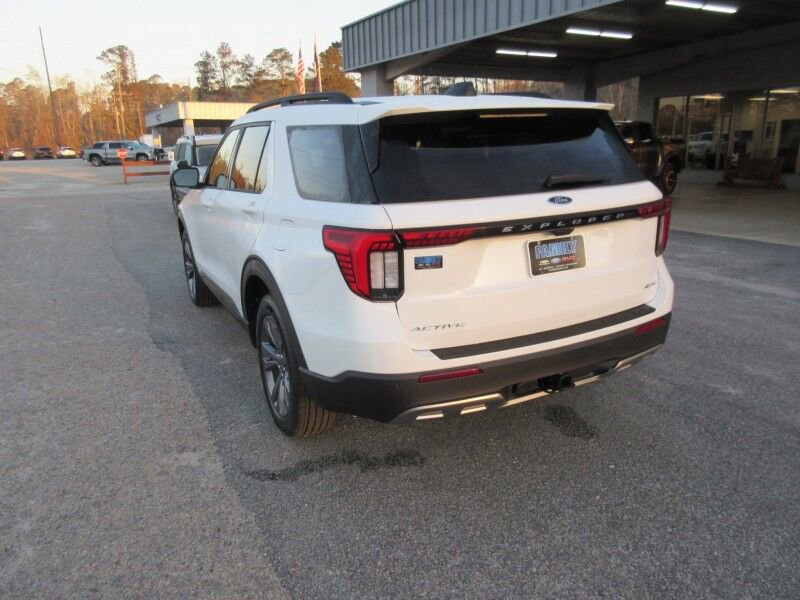 New 2026 Ford Explorer Active w/ Active Comfort Package image 3