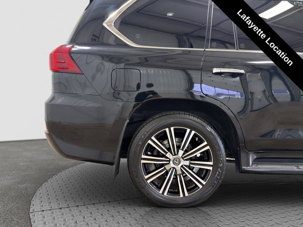 Used 2019 Lexus LX 570 4WD w/ Luxury Package image 28