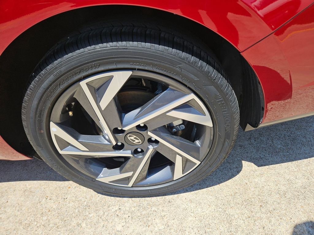 Used 2025 Hyundai Elantra SEL FWD image 26