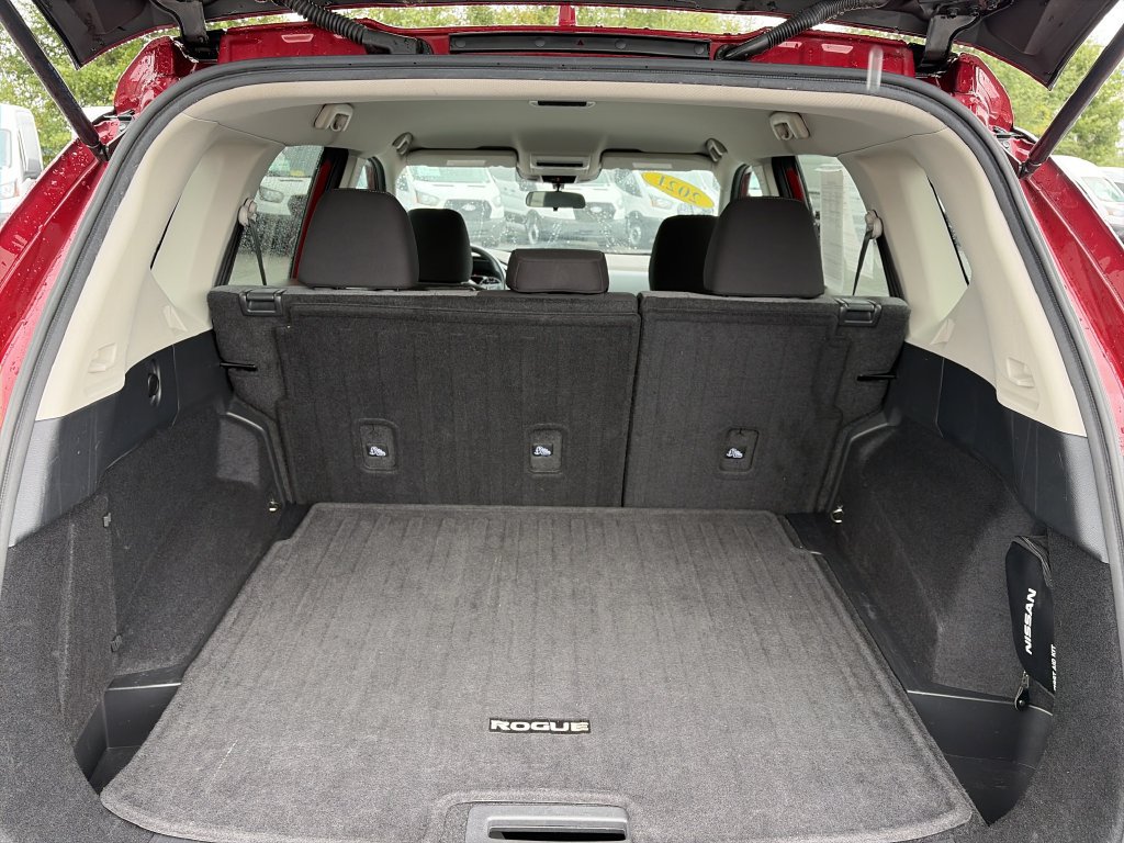 Used 2021 Nissan Rogue S FWD image 11