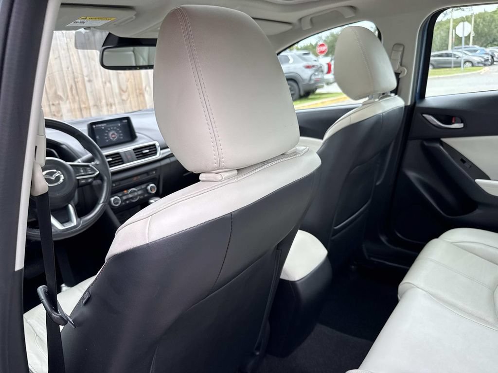 Used 2017 MAZDA MAZDA3 Grand Touring w/ Premium Equipment Package FWD image 13
