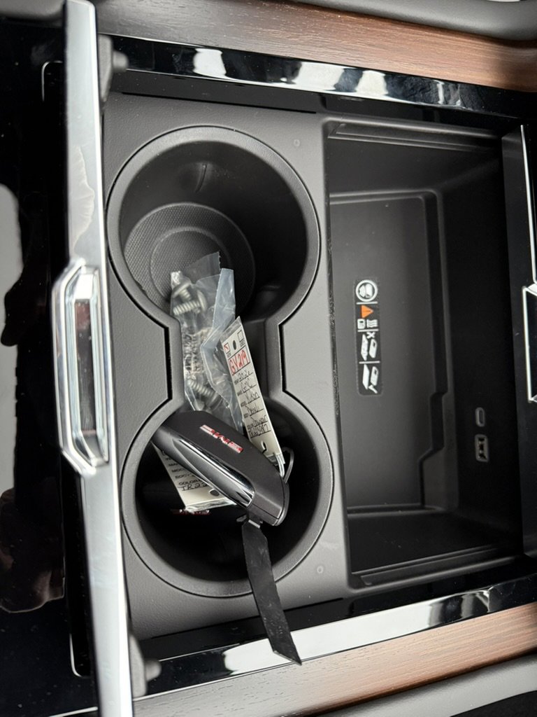 New 2026 GMC Yukon Denali w/ Sun & Power Step Package image 17