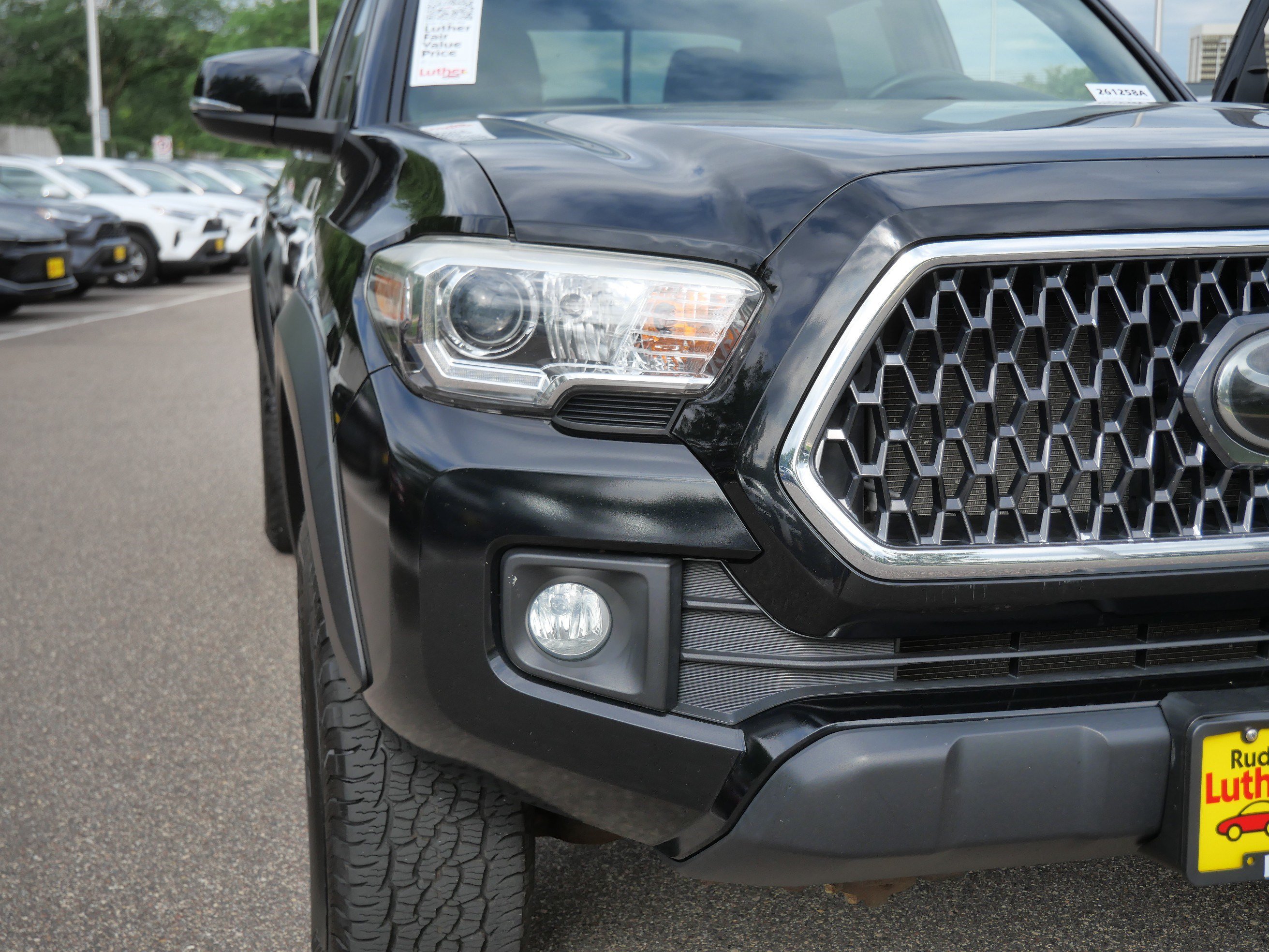 Certified 2018 Toyota Tacoma TRD Off-Road AWD/4WD image 16