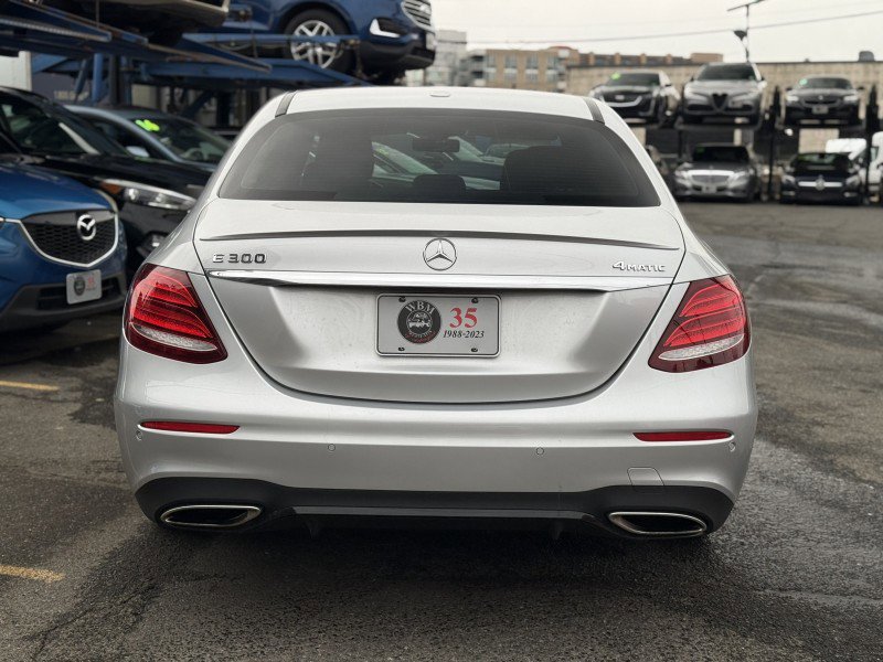 Used 2018 Mercedes-Benz E 300 4MATIC image 9