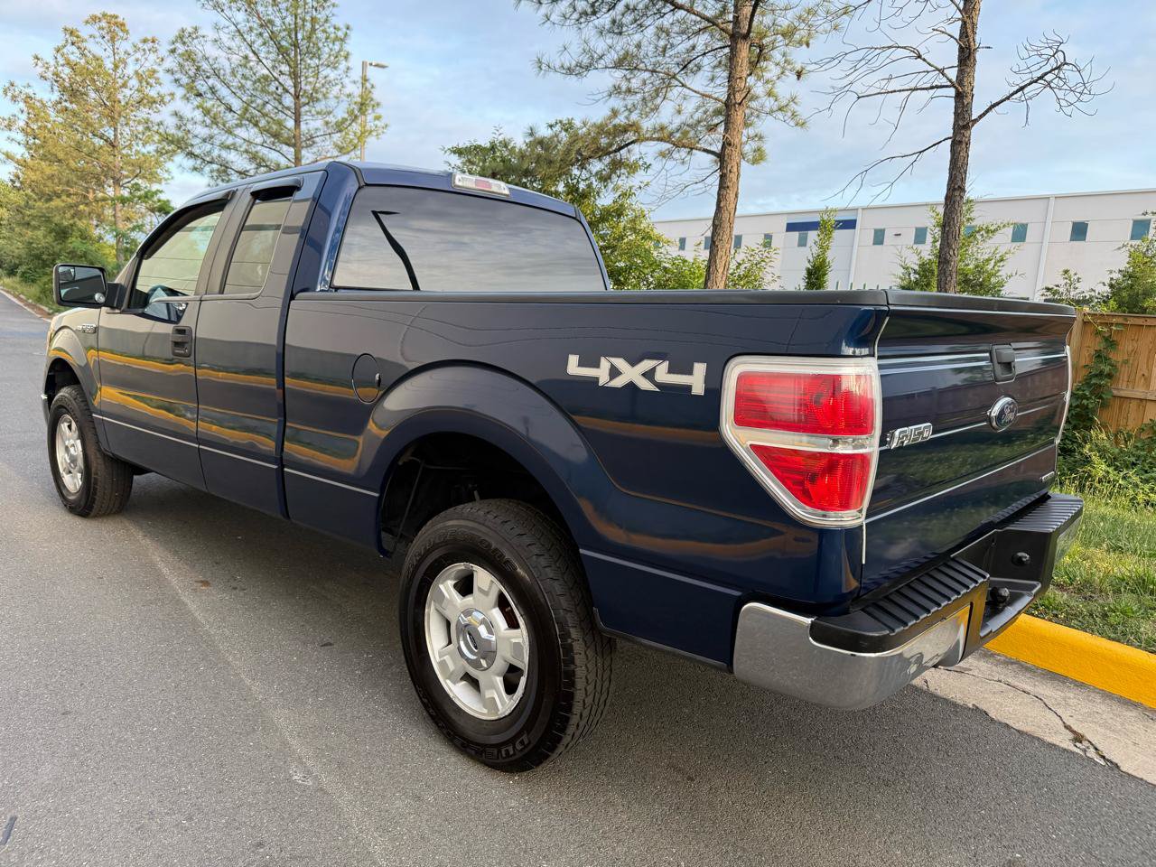 Used 2012 Ford F150 XLT AWD/4WD image 3