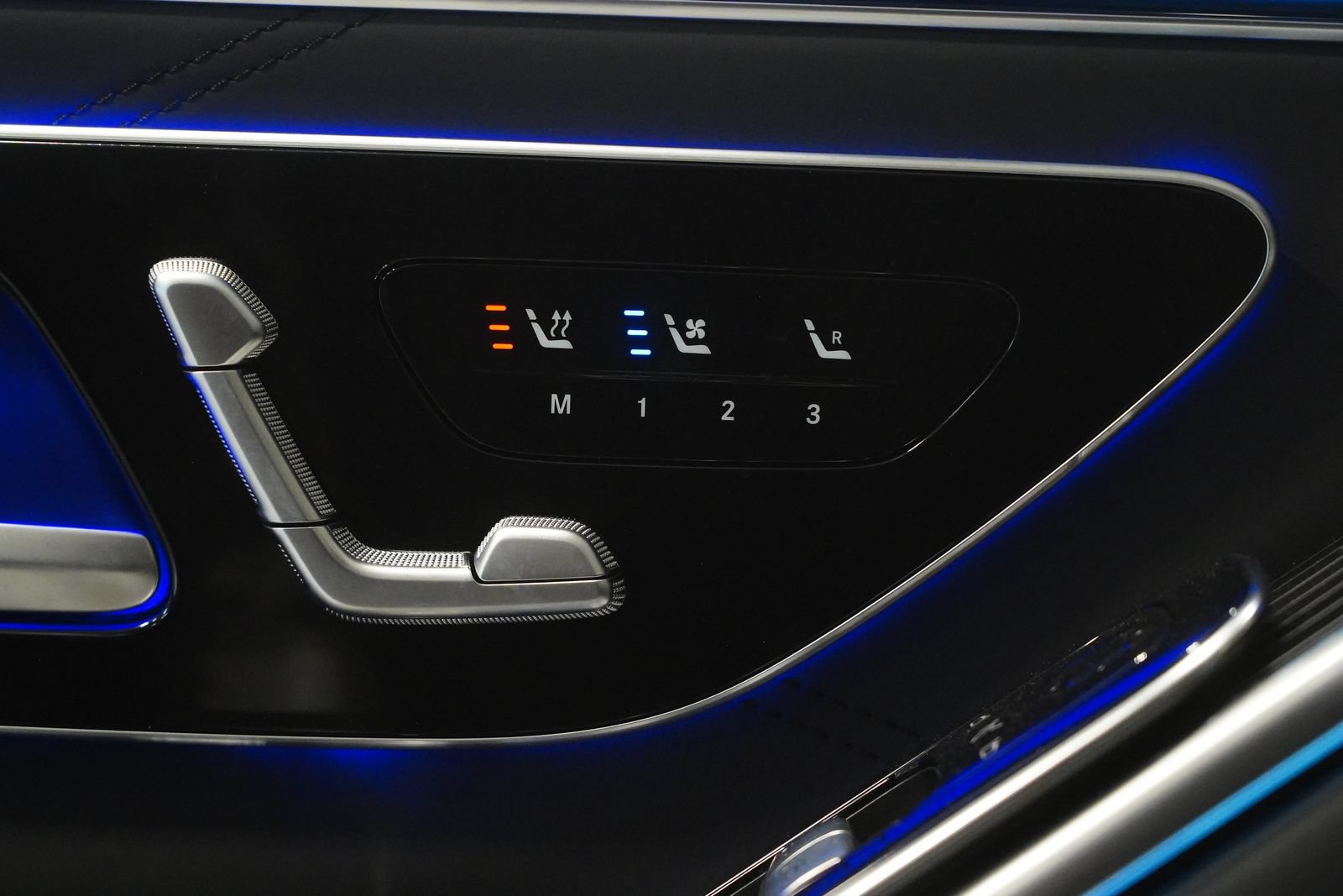 Certified 2025 Mercedes-Benz Maybach S 680 4MATIC image 28