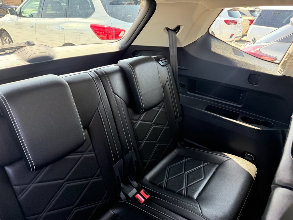 Used 2025 Volkswagen Atlas SE FWD image 6
