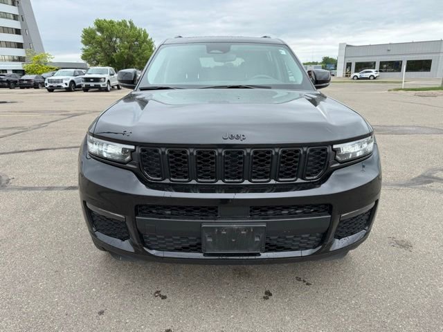 Used 2022 Jeep Grand Cherokee L Limited w/ Black Appearance Package AWD/4WD image 5
