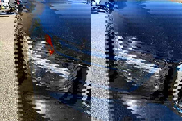 Used 2022 Volvo XC40 T5 Momentum image 62