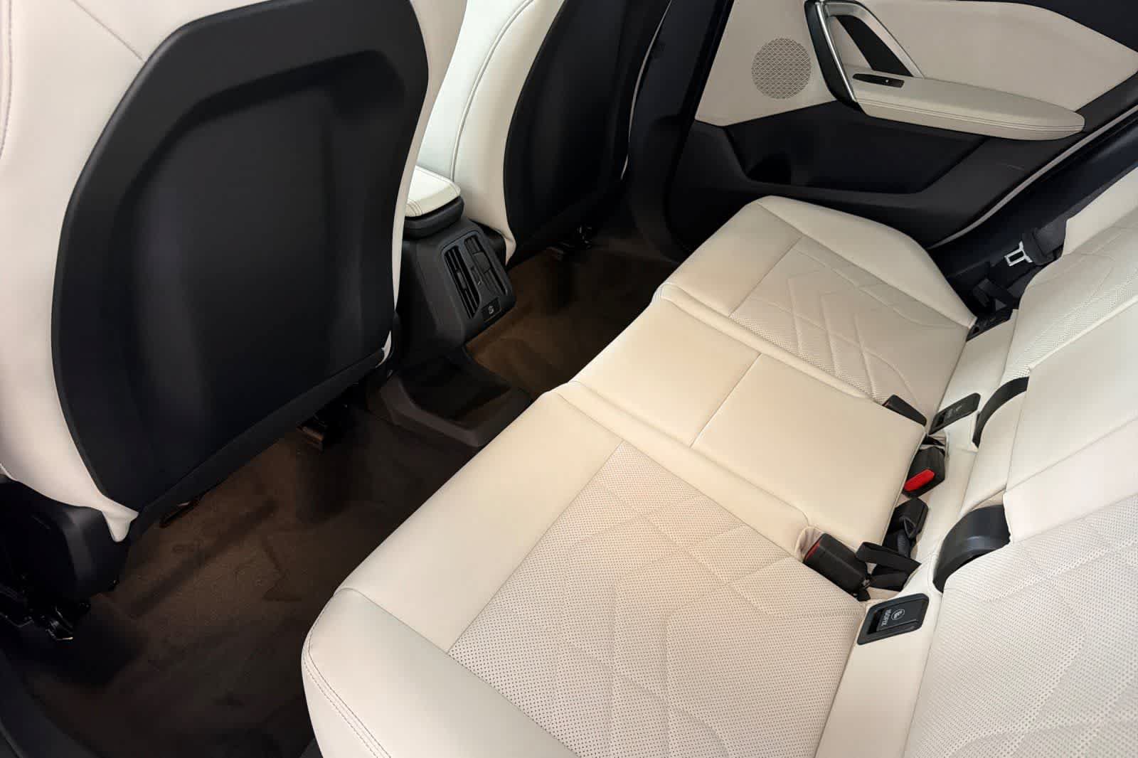 New 2026 BMW X1 xDrive28i w/ Convenience Package AWD/4WD image 4