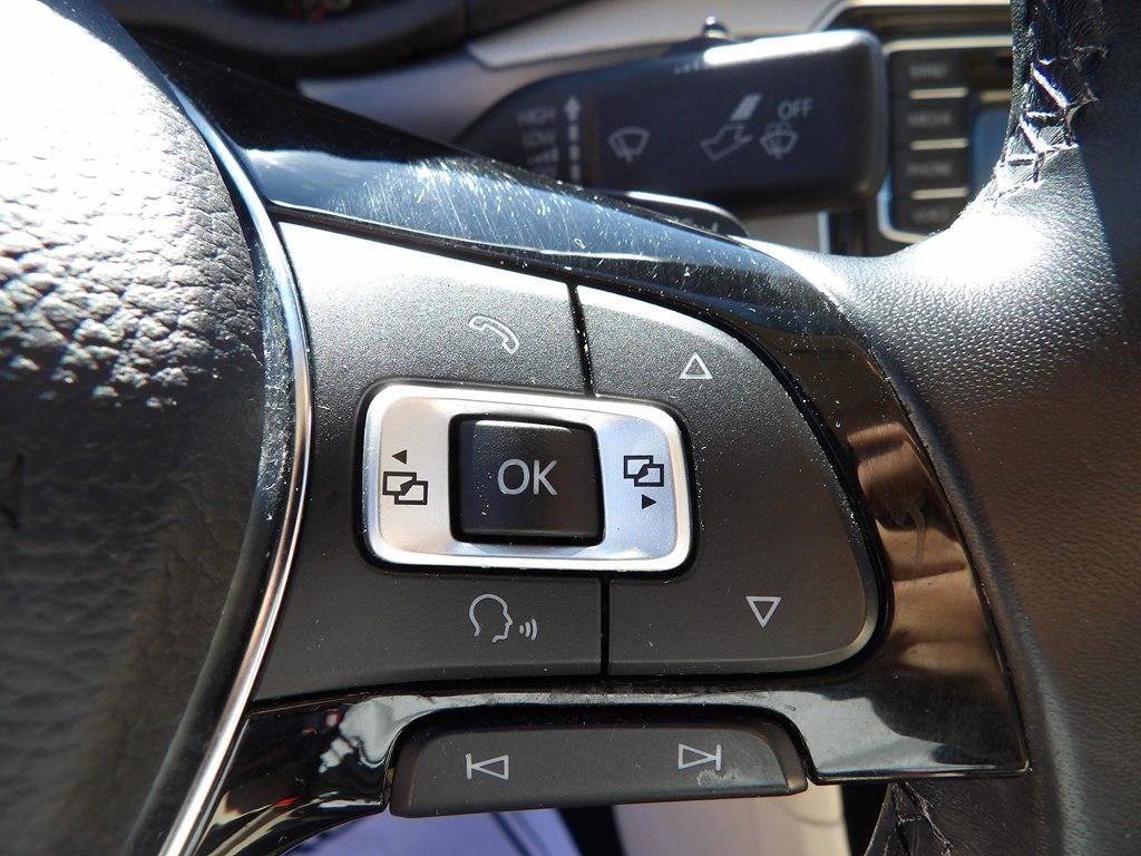 Used 2017 Volkswagen Passat 1.8T R-Line image 19