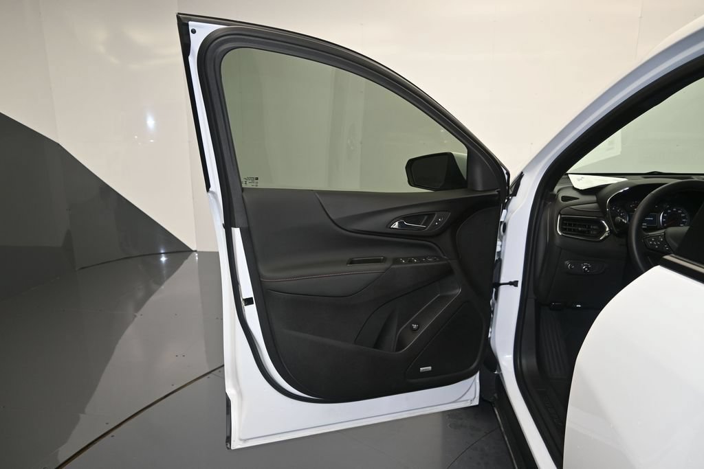 Used 2024 Chevrolet Equinox RS w/ RS Leather Package AWD/4WD image 10