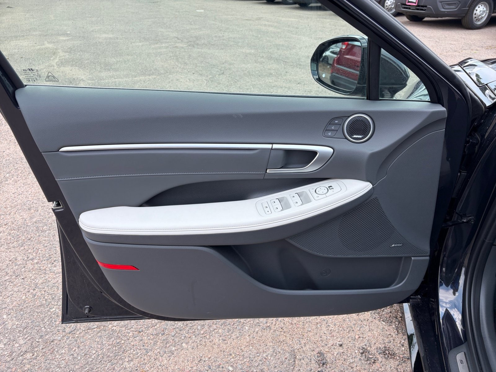 Used 2025 Hyundai Sonata Limited FWD image 14