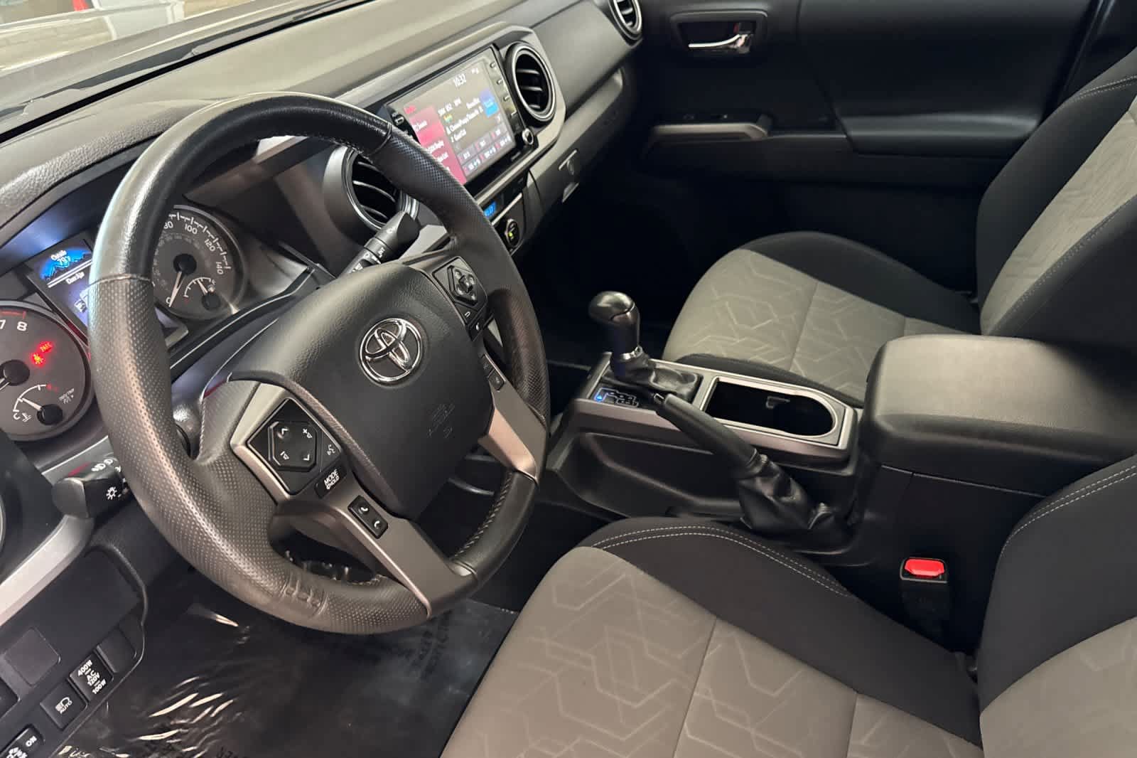 Certified 2023 Toyota Tacoma TRD Off-Road AWD/4WD image 11