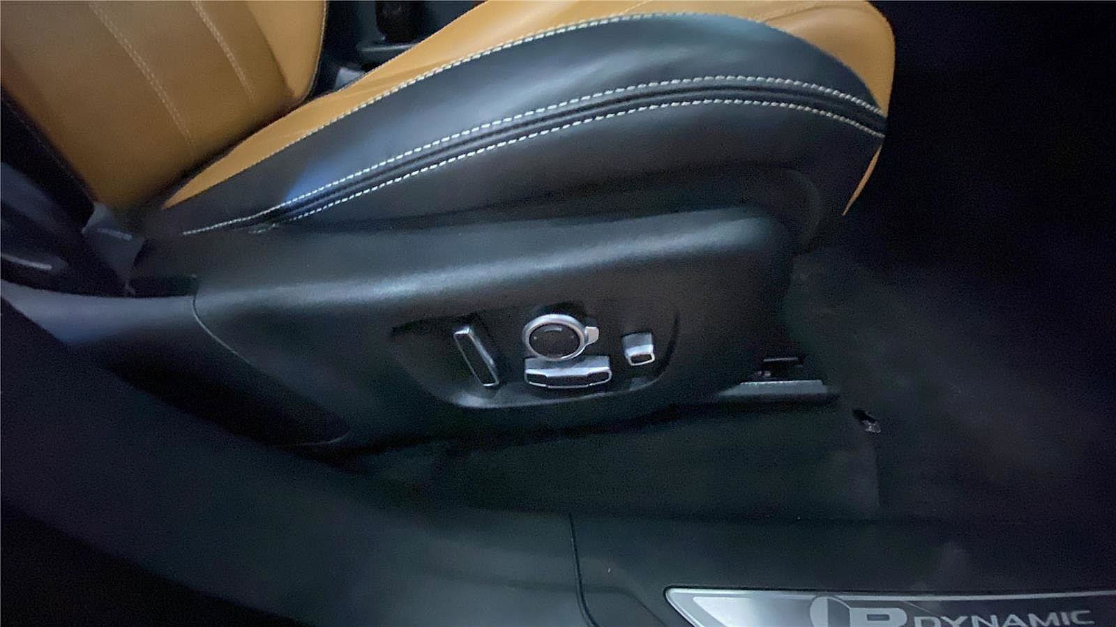 Used 2021 Land Rover Range Rover Velar R-Dynamic HSE image 19