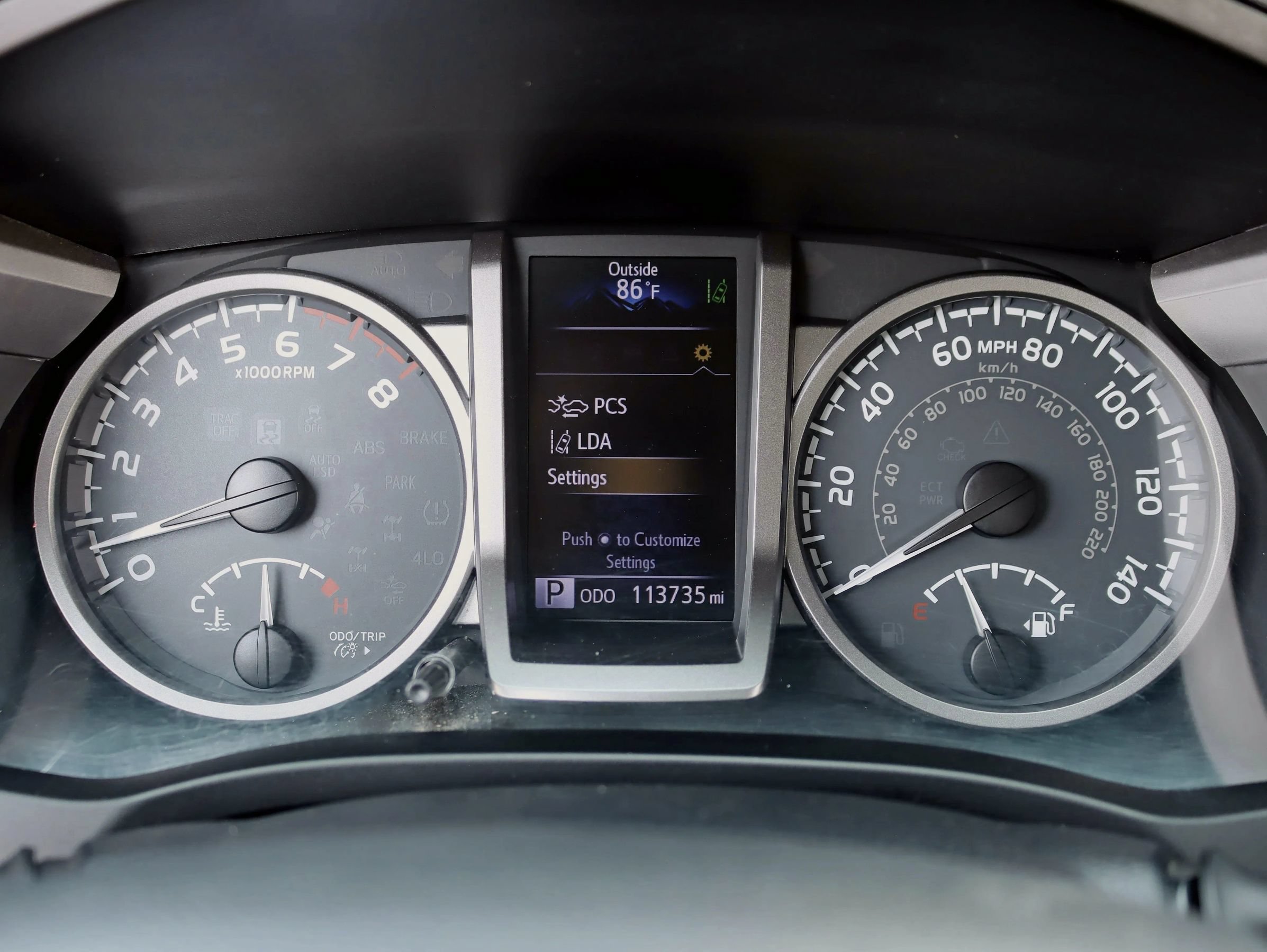 Used 2018 Toyota Tacoma SR5 AWD/4WD image 19