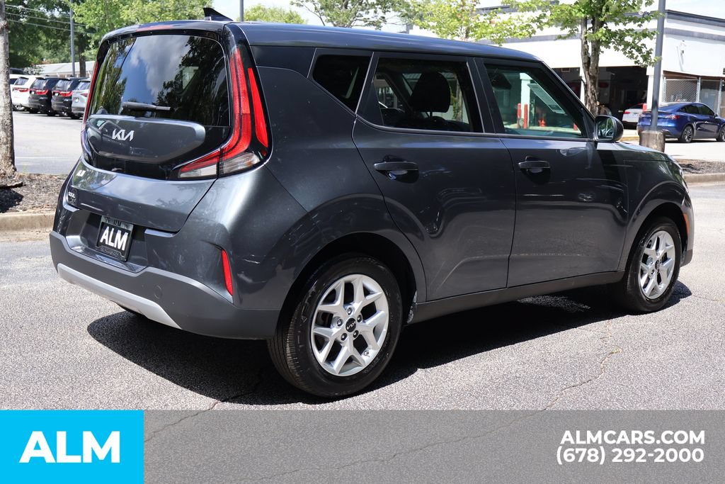 Used 2025 Kia Soul LX w/ LX Technology Package FWD image 5
