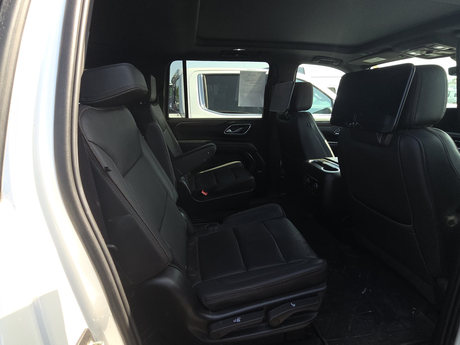 Used 2023 Chevrolet Suburban High Country AWD/4WD image 13