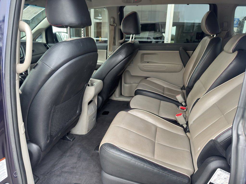 Used 2019 Kia Sedona EX image 8