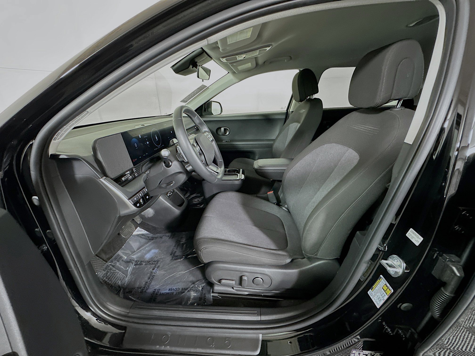 Used 2025 Hyundai Ioniq 5 SE image 12