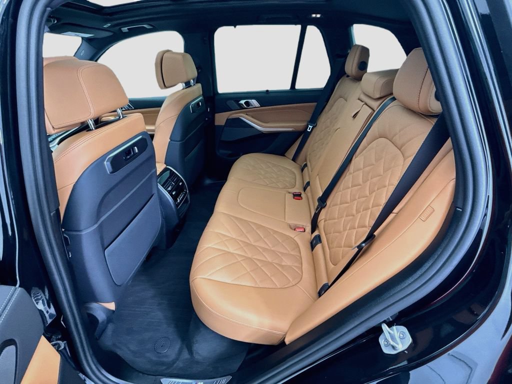 New 2026 BMW X5 xDrive40i w/ M Sport Package AWD/4WD image 18