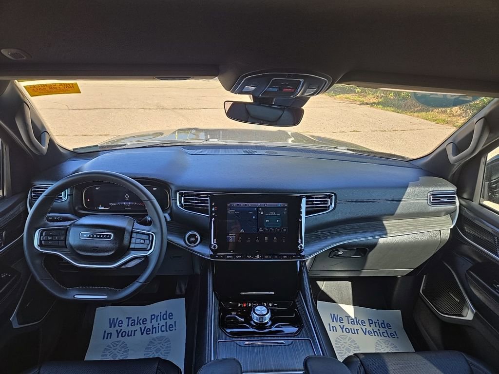 Used 2024 Jeep Wagoneer L Series II w/ Flexible Seating Group image 13