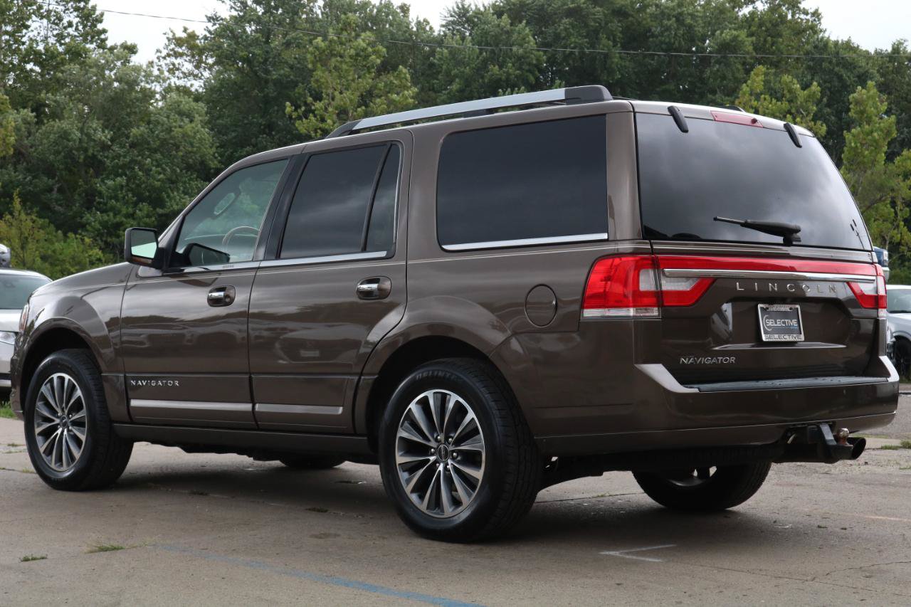 Used 2017 Lincoln Navigator Select AWD/4WD image 15