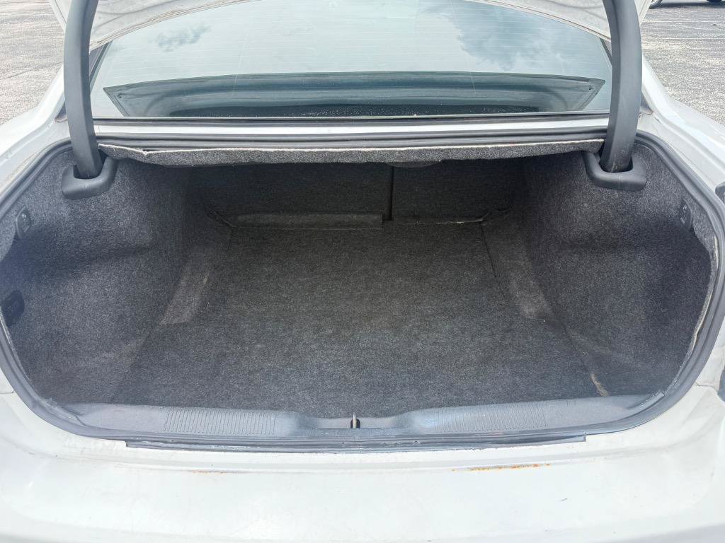 Used 2014 Dodge Charger SXT RWD image 18