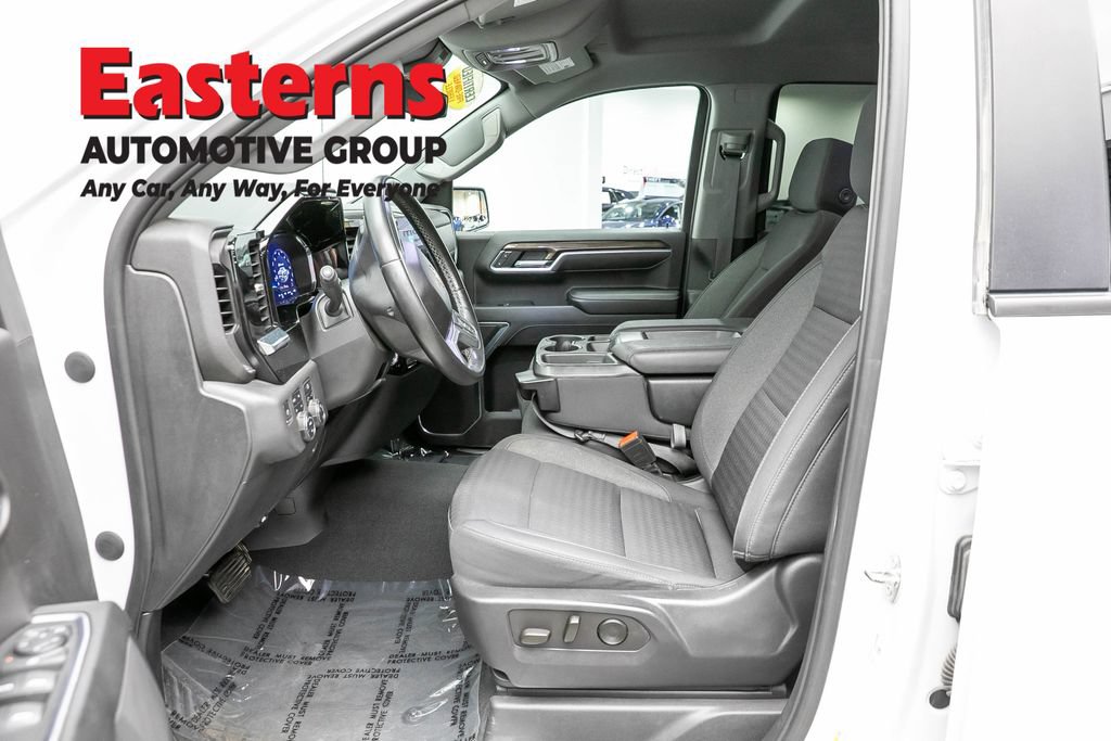 Used 2023 Chevrolet Silverado 1500 LT AWD/4WD image 13