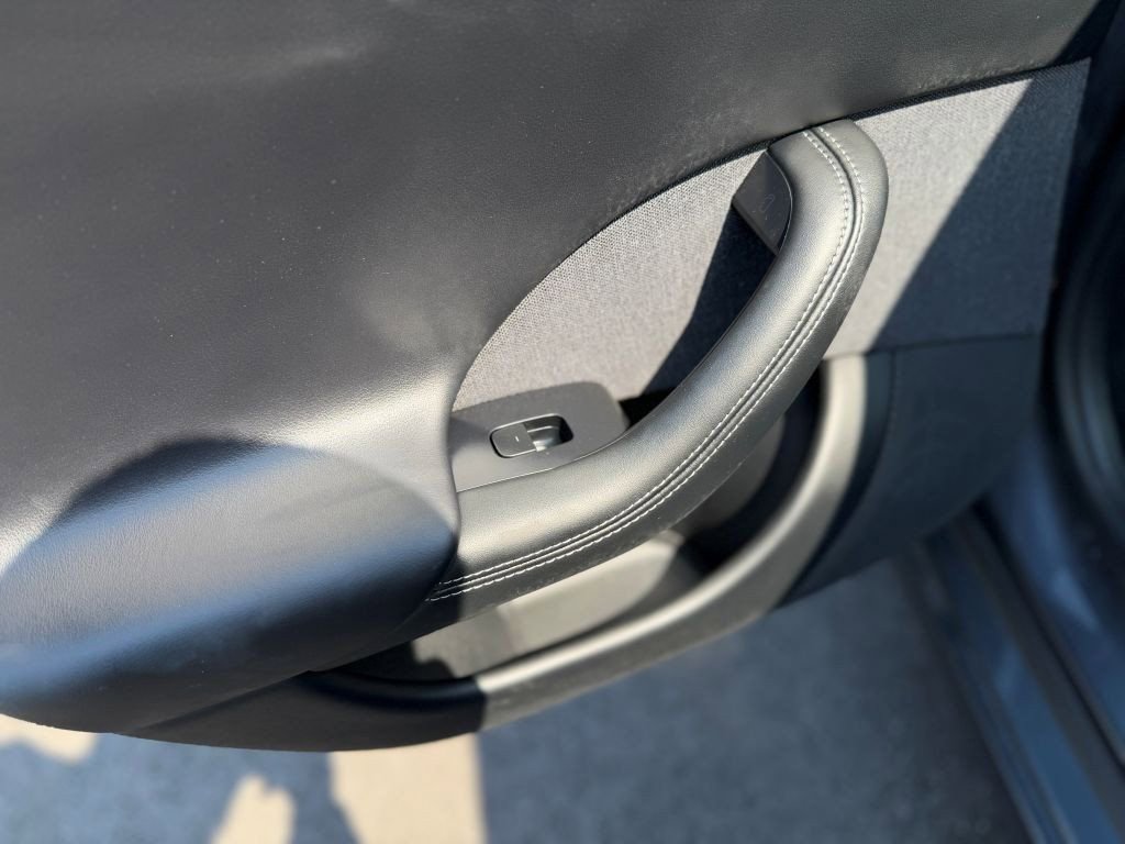 Used 2022 Tesla Model S Plaid image 27