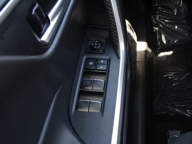 Used 2025 Toyota RAV4 XLE w/ Convenience Package FWD image 38