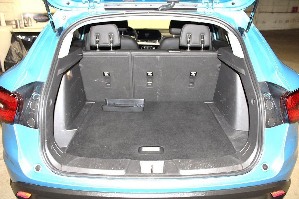 Used 2025 Chevrolet Trax LT w/ LT Convenience Package FWD image 33