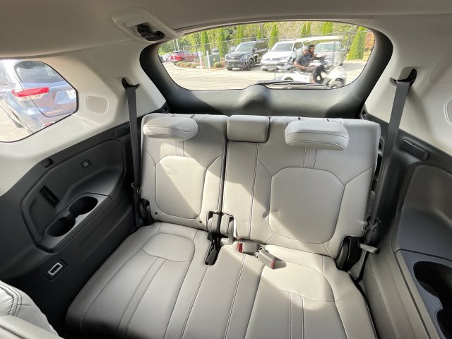 Used 2023 Honda Pilot Touring image 18