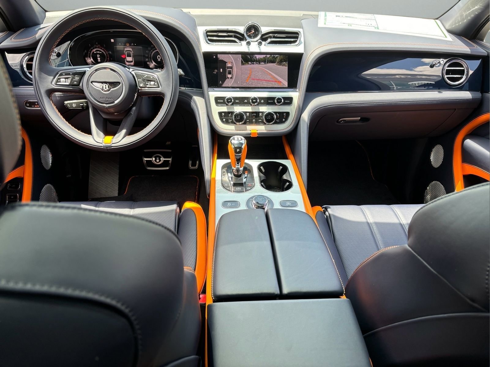 Used 2024 Bentley Bentayga image 4