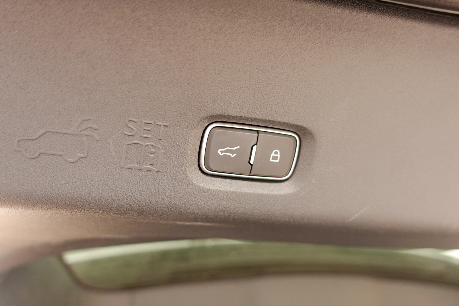 Used 2025 Lincoln Navigator Reserve image 32