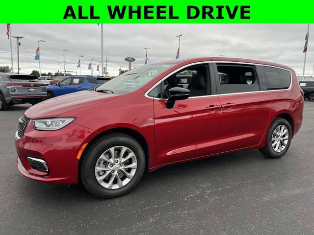 New 2025 Chrysler Pacifica Select AWD/4WD image 4