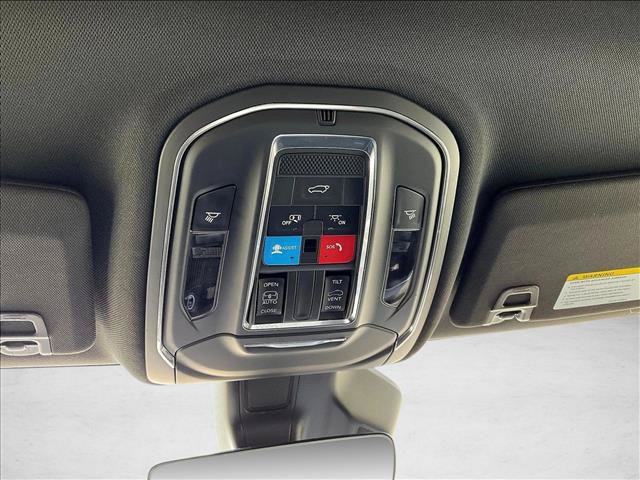 Used 2025 Jeep Grand Cherokee L Altitude RWD image 25