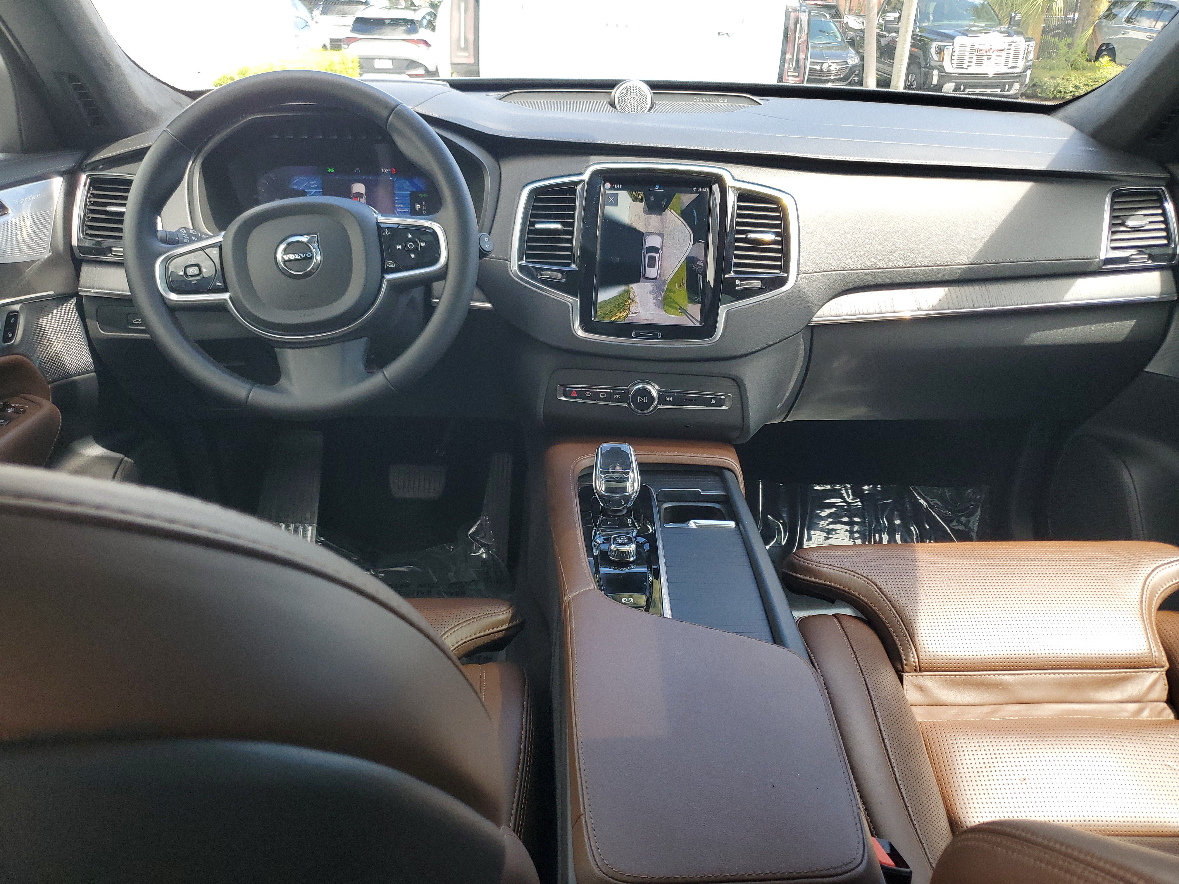Used 2023 Volvo XC90 T8 Ultimate AWD/4WD image 15