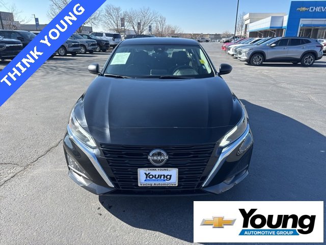 Used 2024 Nissan Altima 2.5 SV image 2