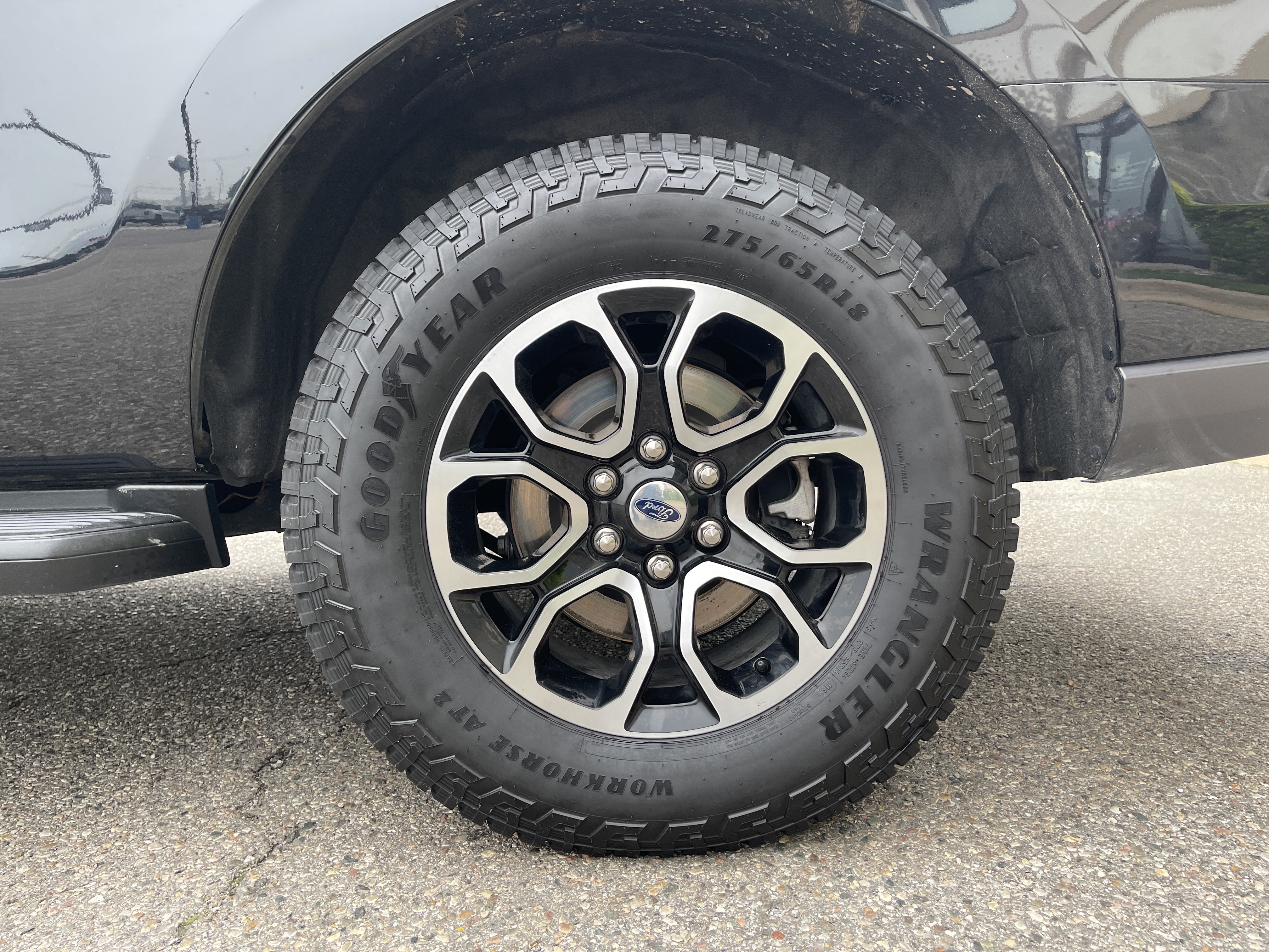 Used 2023 Ford Expedition XL AWD/4WD image 23