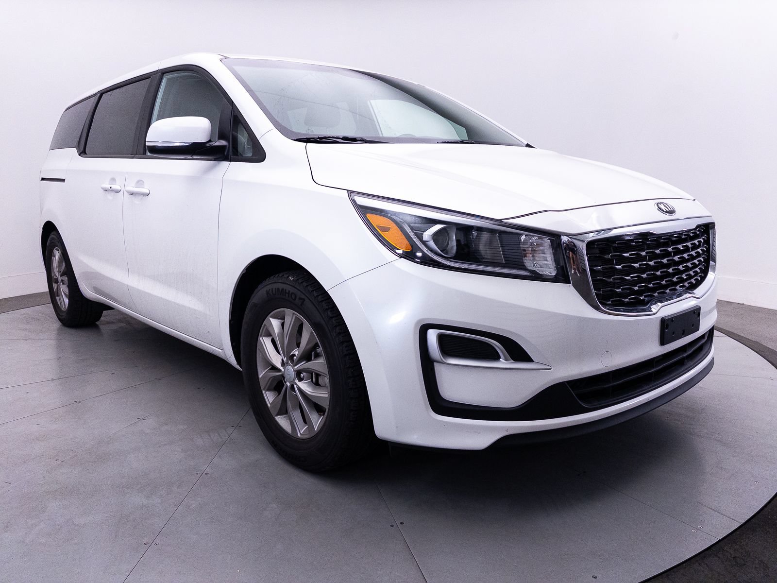 Used 2019 Kia Sedona LX FWD image 8