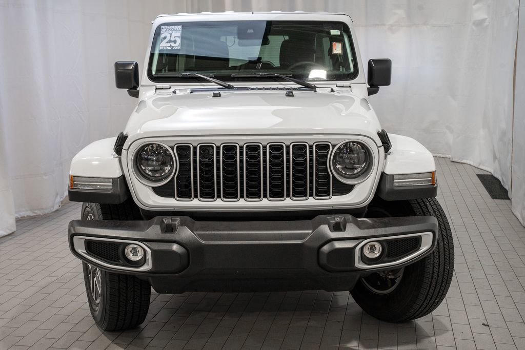 Used 2025 Jeep Wrangler Sahara image 3