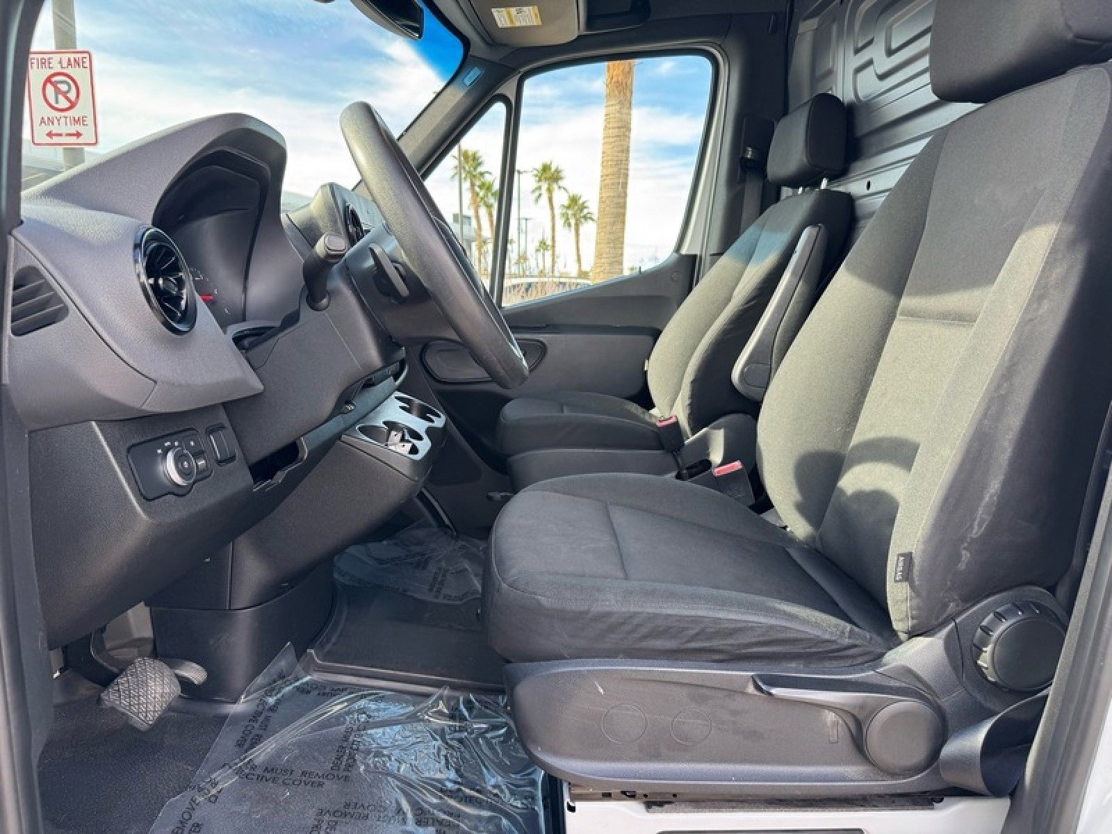 Used 2020 Mercedes-Benz Sprinter 2500 image 13