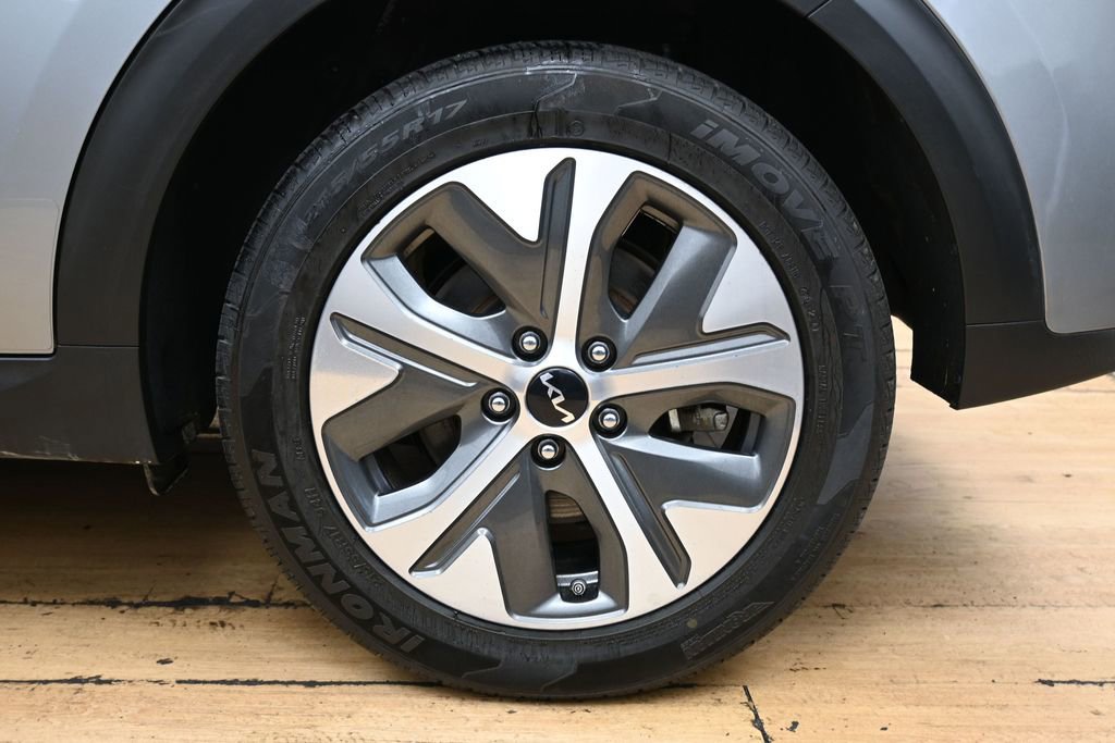 Used 2022 Kia Niro EX w/ Cold Weather Package FWD image 12