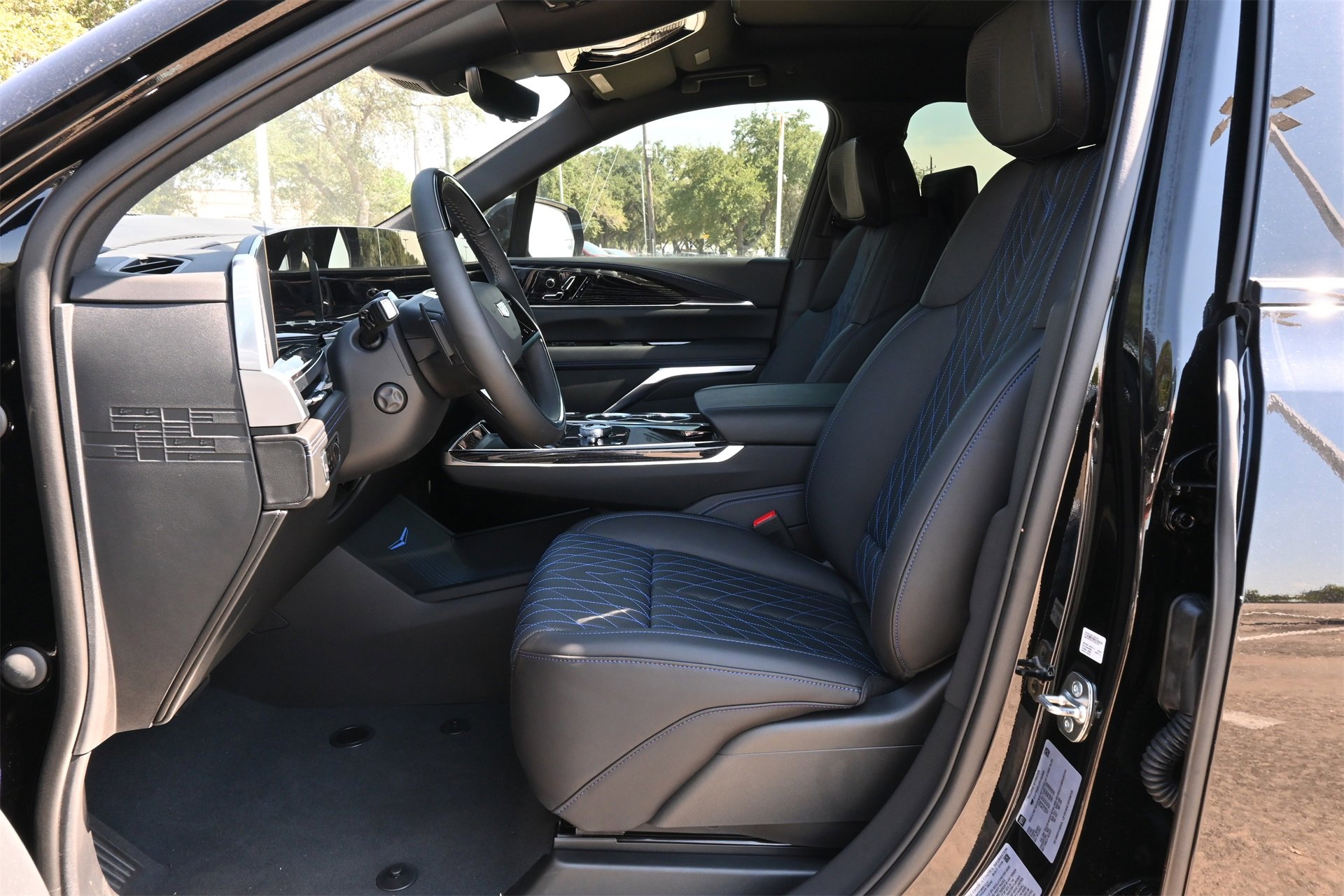 New 2026 Cadillac Escalade IQ Sport 1 w/ LPO, ONYX Package image 18