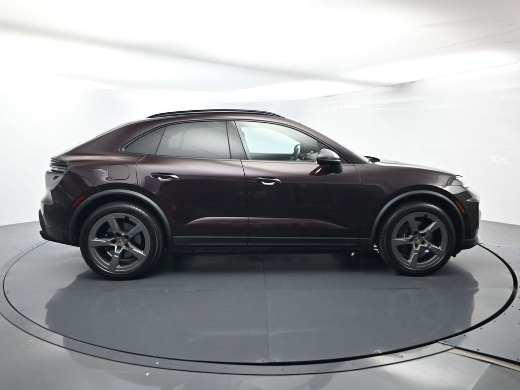 Certified 2025 Porsche Macan 4 Electric image 16