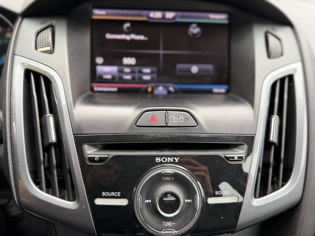 Used 2013 Ford Focus Titanium FWD image 16