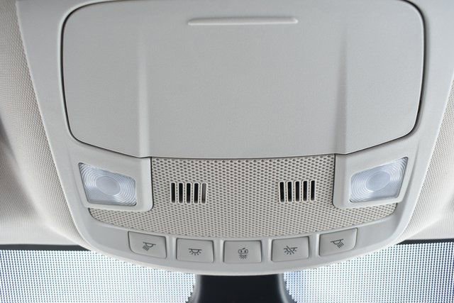 Used 2024 Ford Edge Titanium image 31